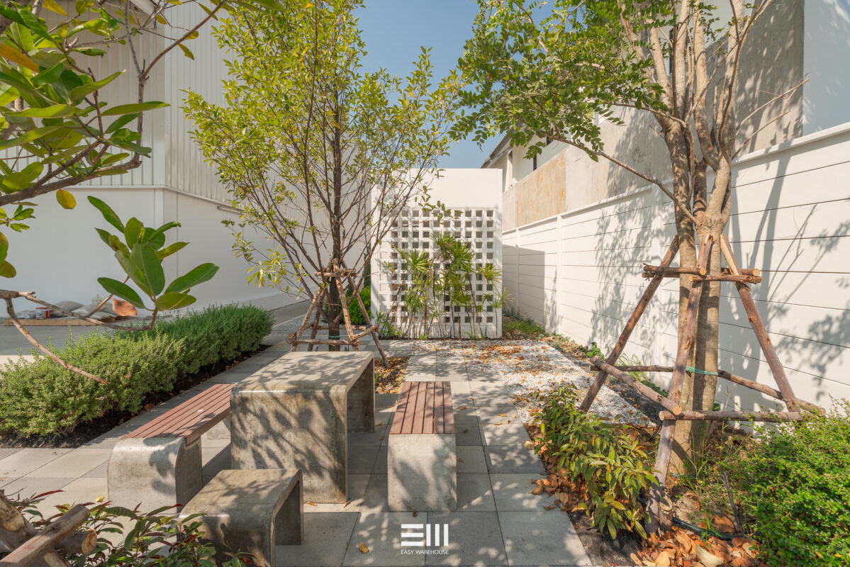 ออกแบบและสร้าง ออฟฟิศใหม่ พูนธนามาร์เก็ตติ้ง จำกัด