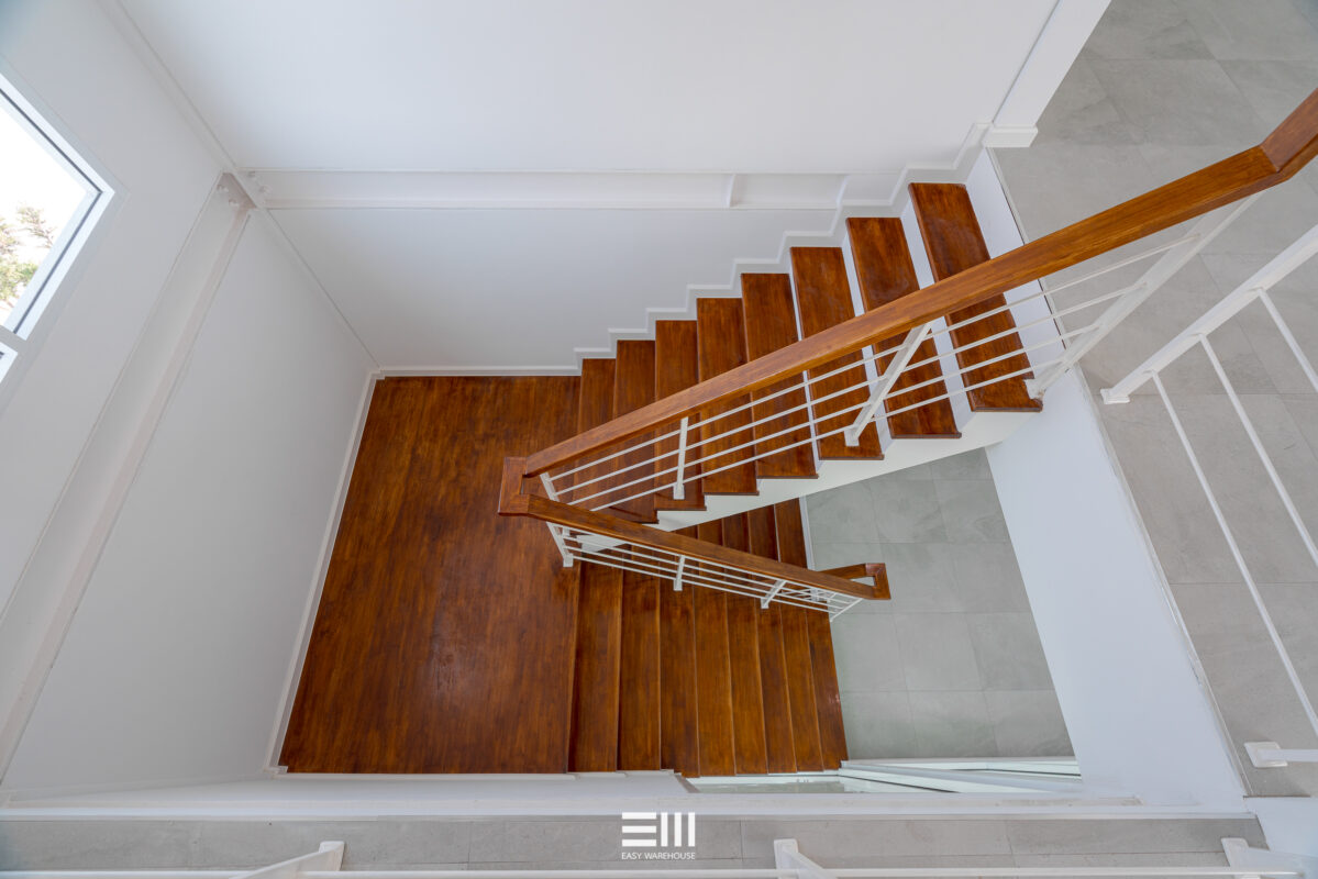 ออกแบบและสร้าง ออฟฟิศใหม่ พูนธนามาร์เก็ตติ้ง จำกัด