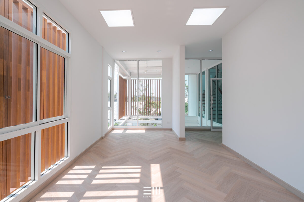 ออกแบบและสร้าง ออฟฟิศใหม่ พูนธนามาร์เก็ตติ้ง จำกัด