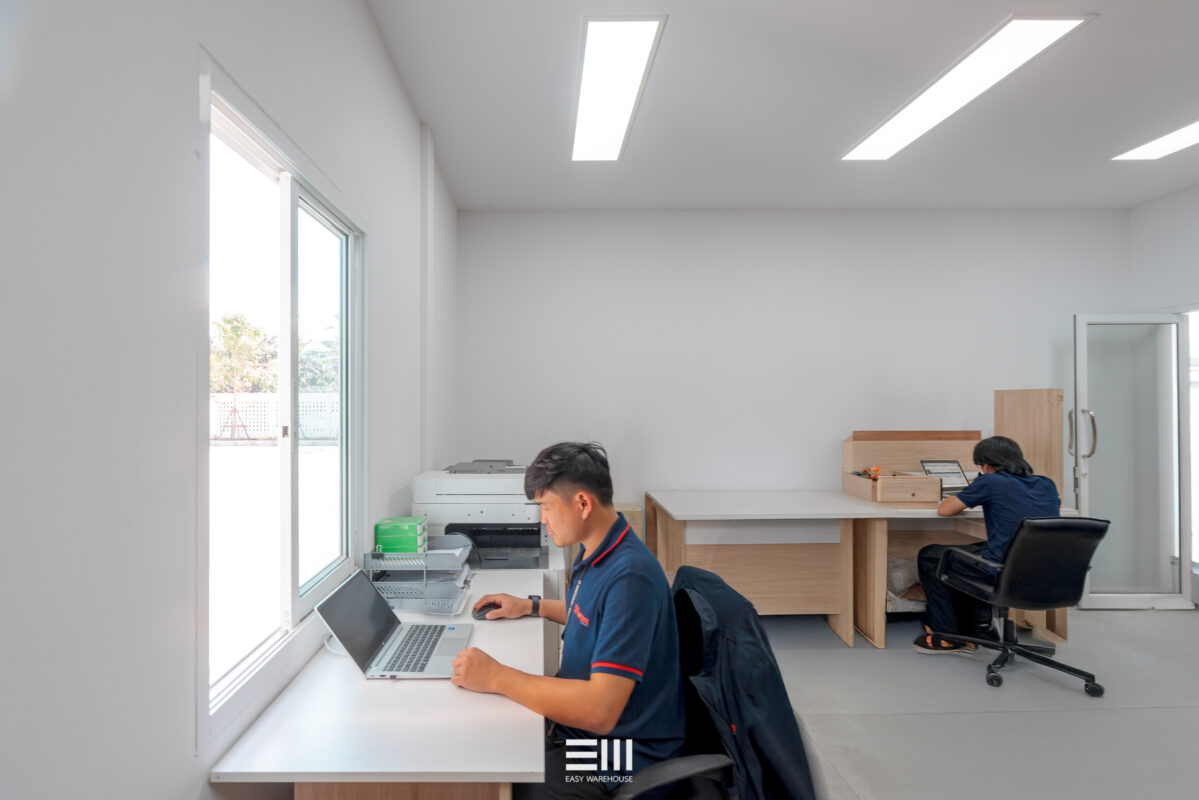 ออกแบบและสร้าง ออฟฟิศใหม่ พูนธนามาร์เก็ตติ้ง จำกัด