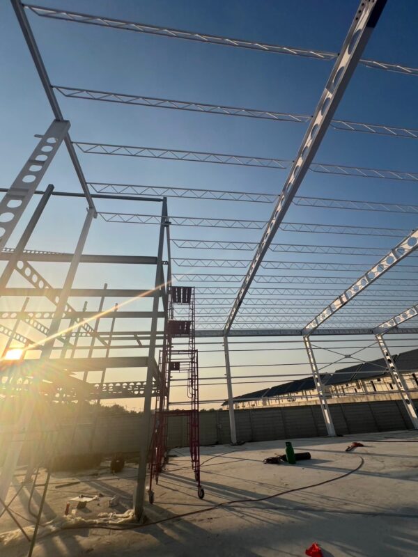 ออกแบบและสร้าง ออฟฟิศใหม่ พูนธนามาร์เก็ตติ้ง จำกัด