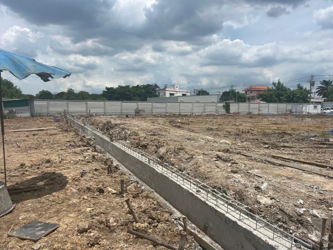 ออกแบบและสร้าง ออฟฟิศใหม่ พูนธนามาร์เก็ตติ้ง จำกัด