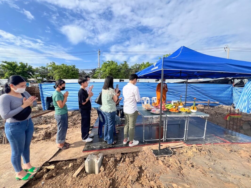 ออกแบบและสร้าง ออฟฟิศใหม่ พูนธนามาร์เก็ตติ้ง จำกัด